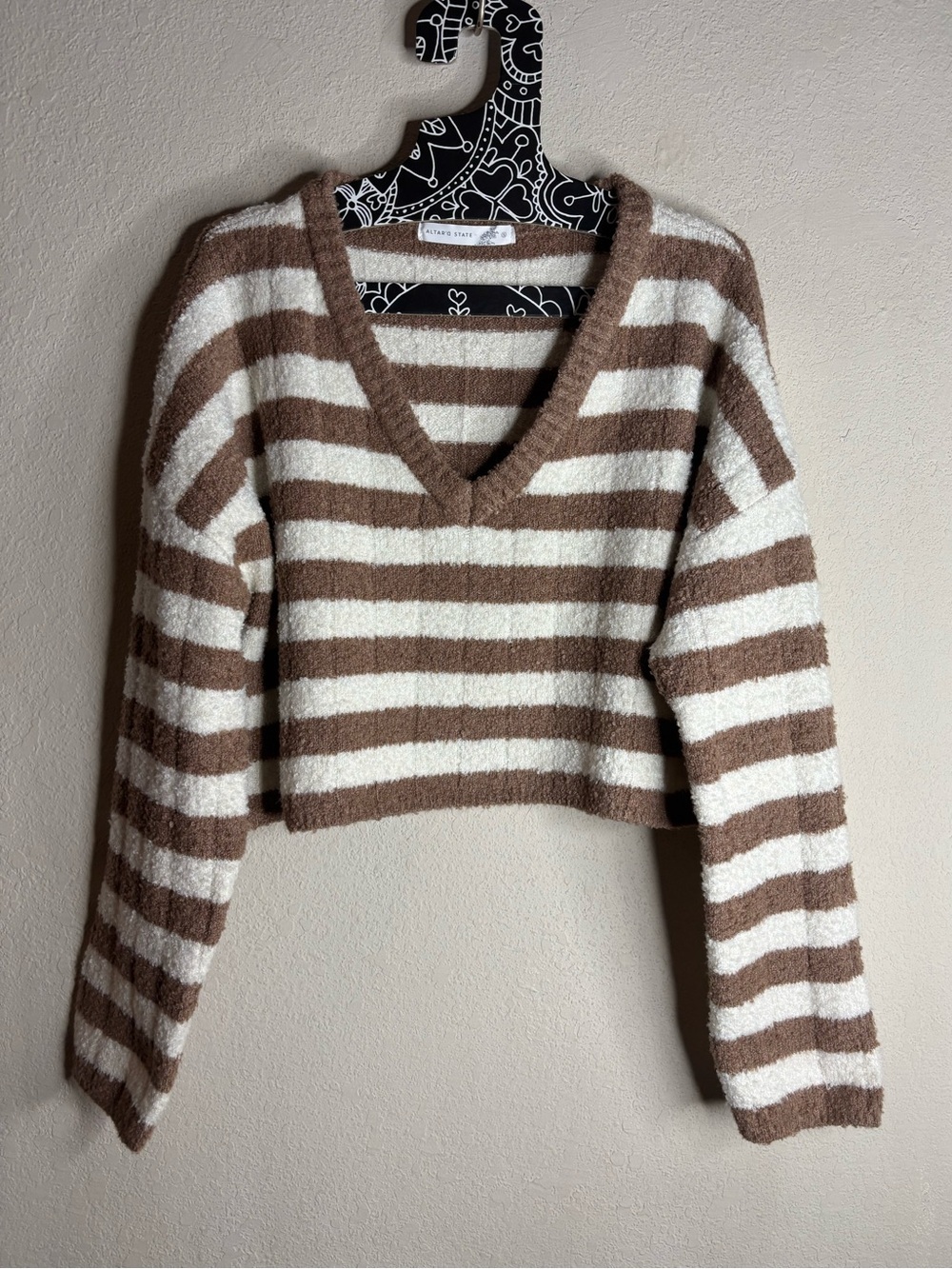 Altar'd State V-Neck Cropped Striped Sweater in Brown and Cream size small
